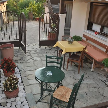 Guesthouse Bloutsos Rooms Kastrákion Екстериор снимка