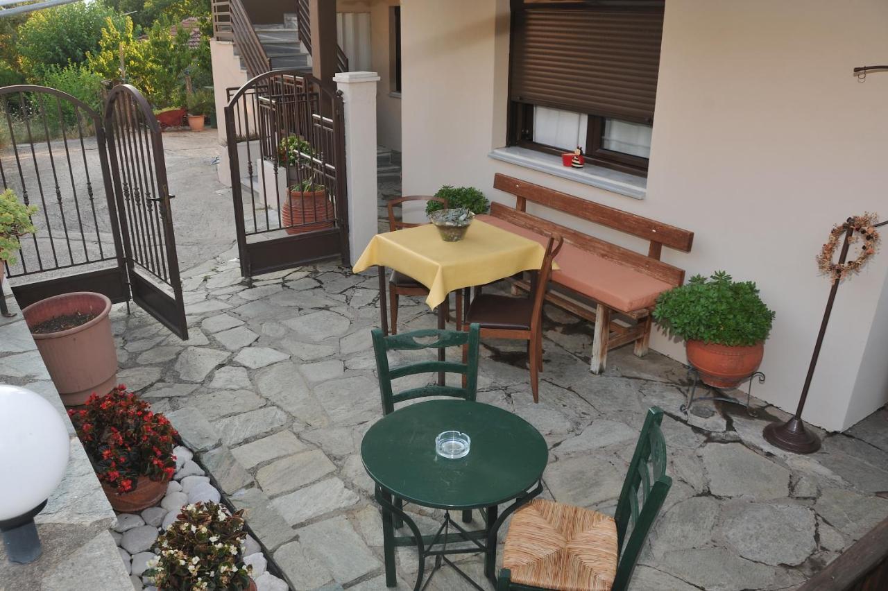 Guesthouse Bloutsos Rooms Kastrákion Екстериор снимка