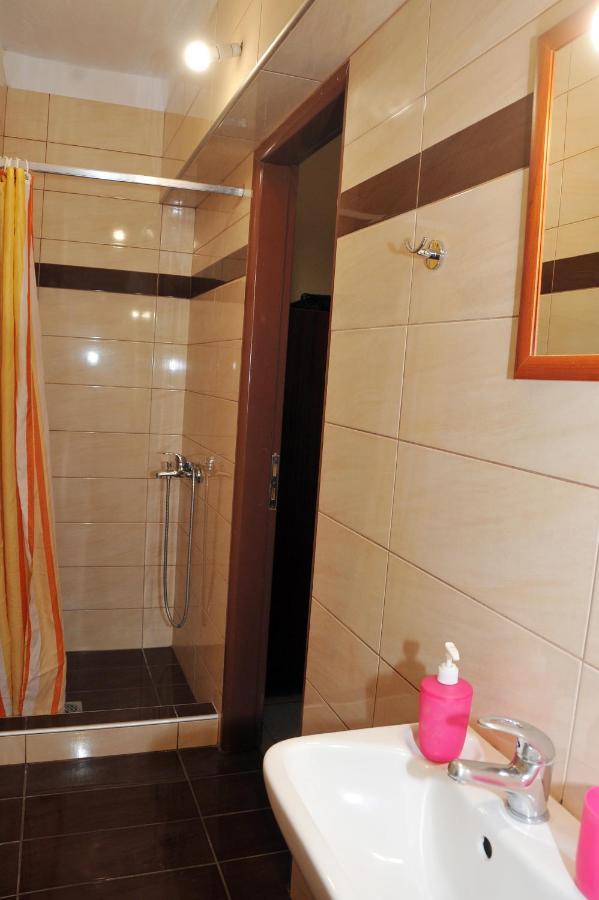 Guesthouse Bloutsos Rooms Kastrákion Екстериор снимка